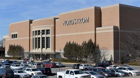 Nordstrom kansas city - Feb 13, 2021 · February 13, 2021 5:00 AM. Nordstrom planned to be open on the Country Club Plaza in 2021. But since the COVID-19 pandemic, the luxury department store chain has pushed the opening back — twice ... 